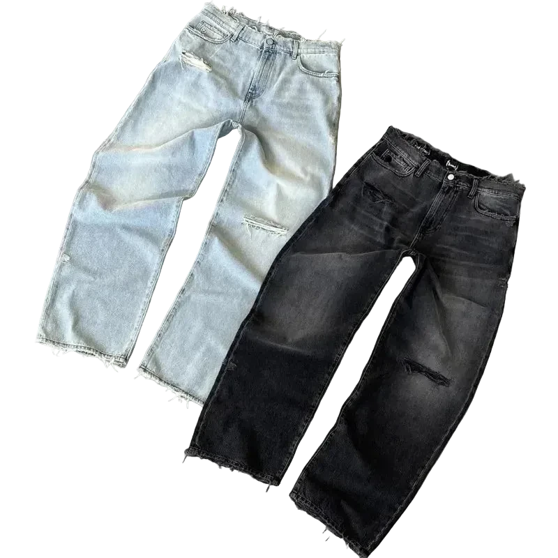 DISTRESSED FLARED JEANS